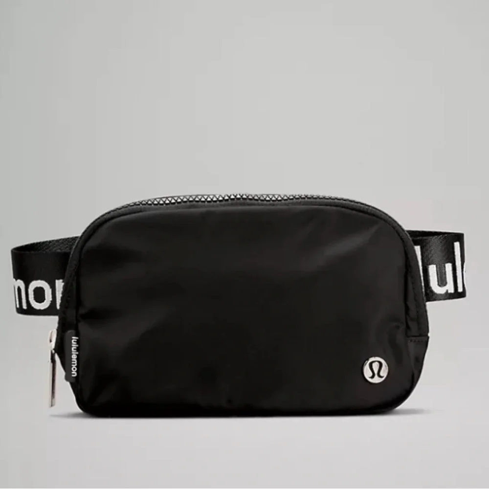 Lululemon Belt Bags x4 🍋 - Picture 2 of 13
